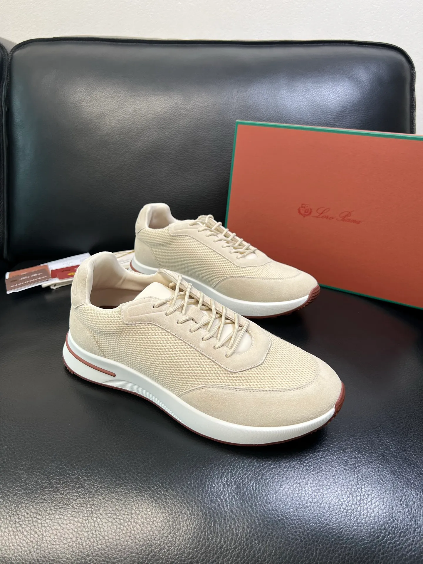 Men's shoes 💰740 Loro Men's shoes 💰iana High-quality top crafts Noyo Piana New product counter synchronized with original factory configuration, uppers imported from Italy cowhide fabric, high-quality splicing technology, soles: original soles specially provided by the original factory, exclusive movable molded soles super comfortable, original factory and single goods, welcome to compare, code number 39-44 (order 38 45 46)